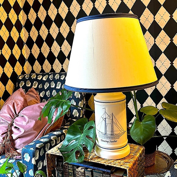 Vintage Nautical Theme Table Lamp – Timeless Maritime Masterpiece - Blue & White - Picture 4 of 9